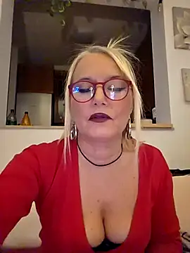 kikkastar online show from November 9, 2025, 8:57 pm