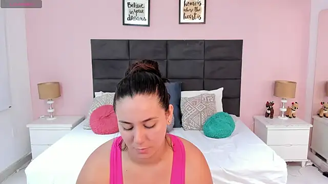 MadisonJenner online show from November 14, 2025, 11:25 am