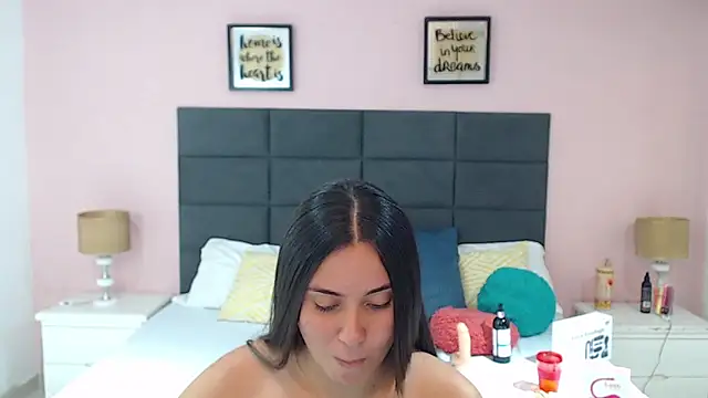 MadisonJenner online show from March 9, 2025, 2:21 pm