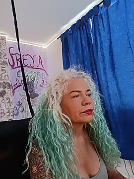 freyadevil333 online show from June 26, 2026, 3:29 pm