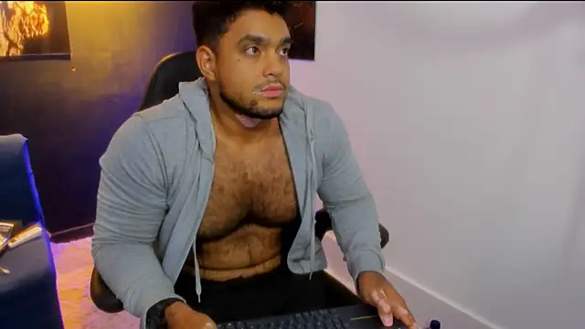 Big furry bear13 online show from November 25, 2025, 5:30 am