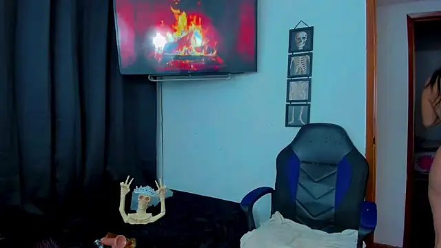 sunshine uwu22 online show from November 23, 2025, 7:13 pm