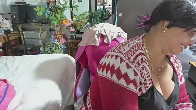 Mrs mommy  online show from December 1, 2025, 7:04 pm