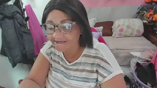 Mrs mommy  online show from June 6, 2026, 6:57 pm