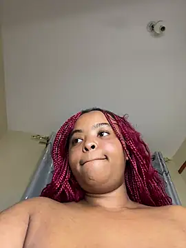 Linahlove online show from May 24, 2026, 9:26 pm