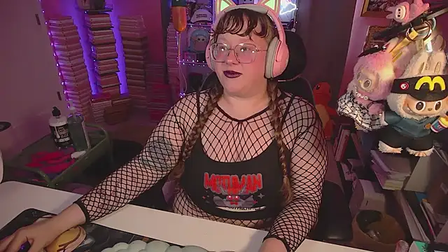 FatVeronica online show from June 18, 2026, 7:19 pm