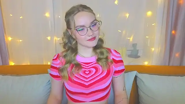 Aurora Golden1 online show from March 18, 2025, 7:12 pm