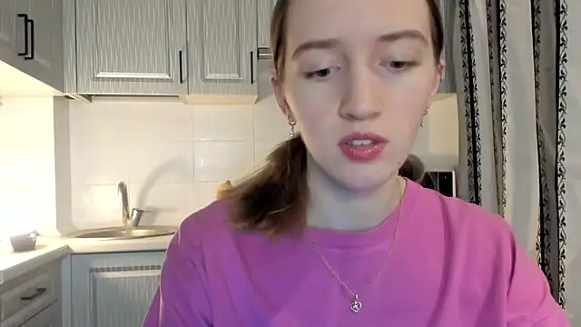 Snapshot of leslie_my_lovee chatting on December 16, 2025, 6:56 pm leslie my lovee online show from December 16, 2025, 6:56 pm