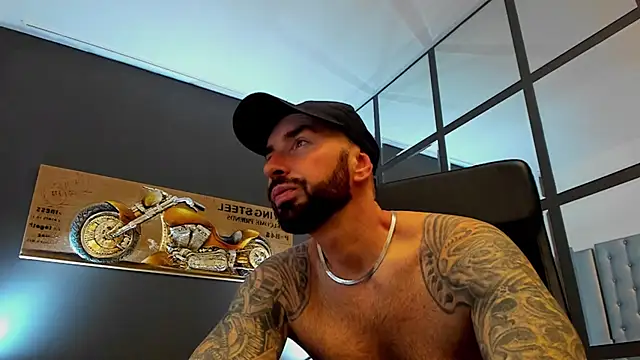 AronGrant online show from November 18, 2025, 9:56 am