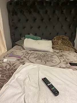 MILL204 online show from December 1, 2025, 8:53 pm