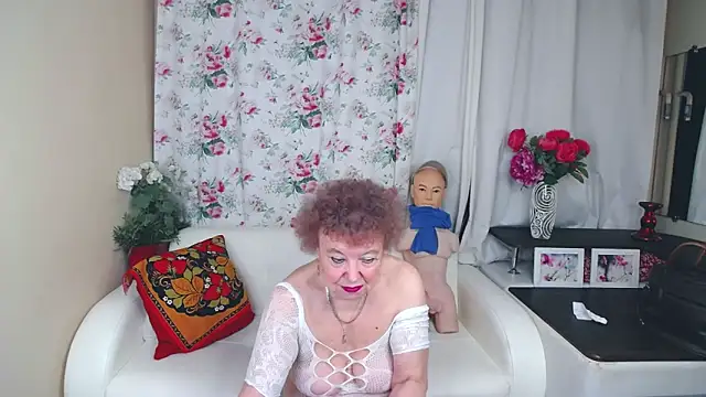 Snapshot of YourHotGranny chatting on May 14, 2026, 10:56 am YourHotGranny online show from May 14, 2026, 10:56 am