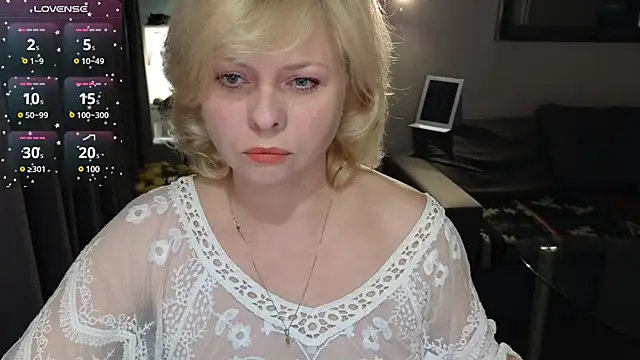 Snapshot of Gray_swann chatting on February 15, 2025, 7:50 pm Gray swann online show from February 15, 2025, 7:50 pm