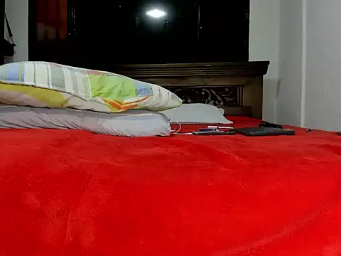 Karentatiana  online show from October 22, 2025, 5:45 pm