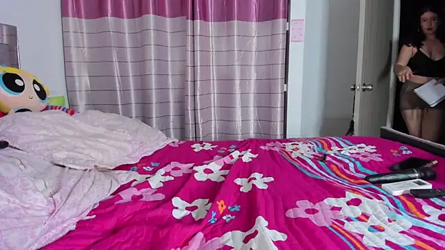 Snapshot of CamilaVenz chatting on February 9, 2026, 1:58 am CamilaVenz online show from February 9, 2026, 1:58 am