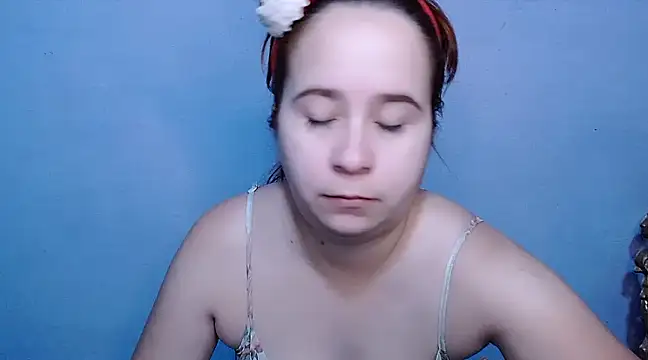 Snapshot of SubLayla01 chatting on February 17, 2025, 11:44 am SubLayla01 online show from February 17, 2025, 11:44 am
