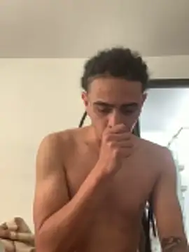 JovenDesobediente online show from November 17, 2025, 6:12 pm