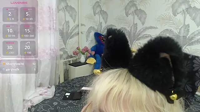 CamDiva113 online show from June 30, 2026, 10:04 am