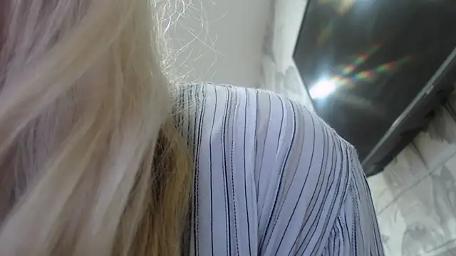 CamDiva113 online show from October 26, 2025, 10:15 am