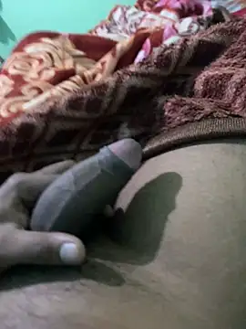 bebaboyes01 online show from October 25, 2025, 5:46 pm