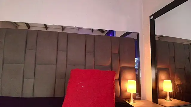 SELENA BIGBOOBS online show from May 21, 2026, 2:14 pm