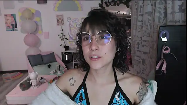 Snapshot of Hellen_dumont chatting on July 25, 2026, 1:57 am Hellen dumont online show from July 25, 2026, 1:57 am