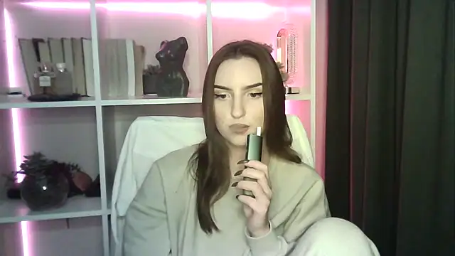 X Alisa online show from November 17, 2025, 7:40 pm