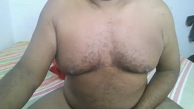 Snapshot of Beargryzzly chatting on December 5, 2024, 3:20 am Beargryzzly online show from December 5, 2024, 3:20 am