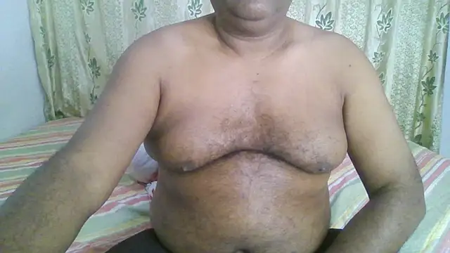 Snapshot of Beargryzzly chatting on January 20, 2025, 2:03 pm Beargryzzly online show from January 20, 2025, 2:03 pm