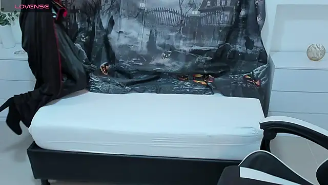 candy summer28 online show from October 31, 2025, 7:32 pm