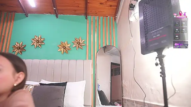 katlyn martins online show from December 1, 2025, 7:37 pm