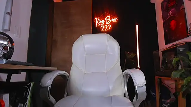 kingbear777 online show from June 28, 2026, 4:41 am