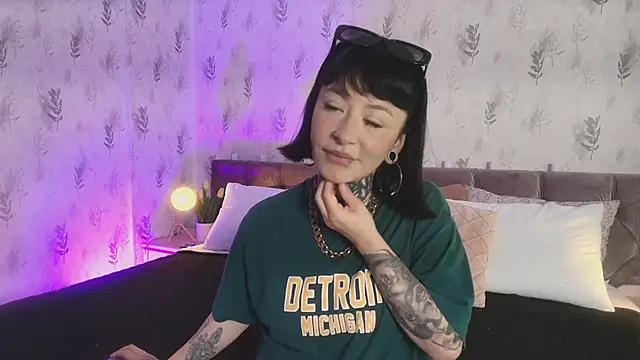 Scolw online show from November 5, 2025, 8:45 pm