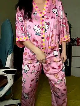 Snapshot of Suri_amabel chatting on September 13, 2025, 3:23 pm Suri amabel online show from September 13, 2025, 3:23 pm