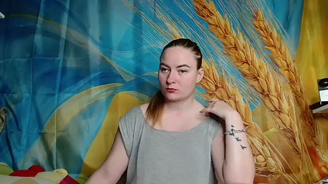 ElenaMaeer online show from May 5, 2026, 7:33 am