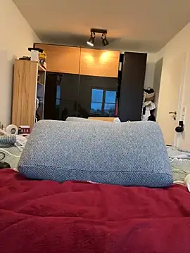 Lischen971 online show from December 18, 2024, 3:00 pm