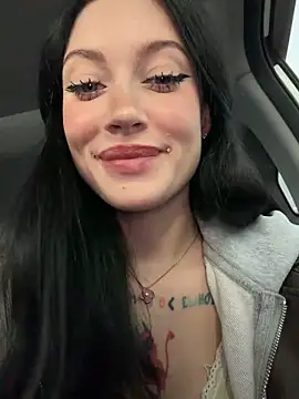 Snapshot of Melissa_crazy chatting on May 27, 2026, 4:03 pm Melissa crazy online show from May 27, 2026, 4:03 pm