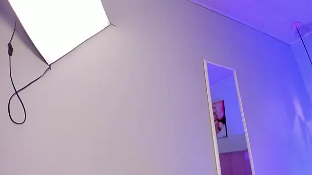 ScarletGV online show from March 11, 2026, 5:23 am