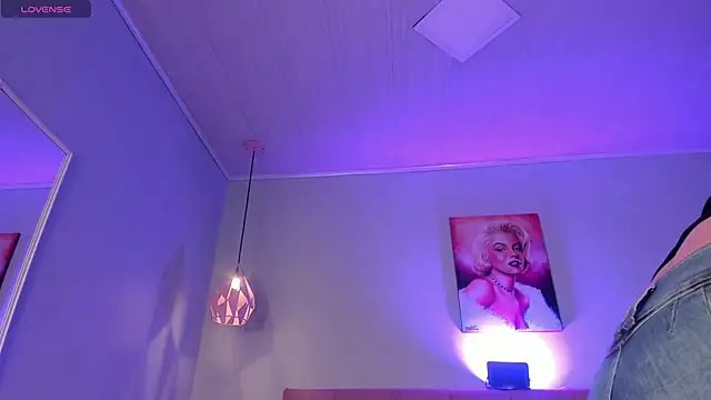 ScarletGV online show from November 26, 2025, 4:45 am