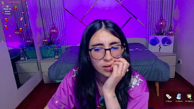 LenaRoses online show from August 6, 2026, 7:42 pm