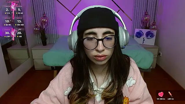 Snapshot of LenaRoses chatting on February 17, 2026, 8:50 pm LenaRoses online show from February 17, 2026, 8:50 pm