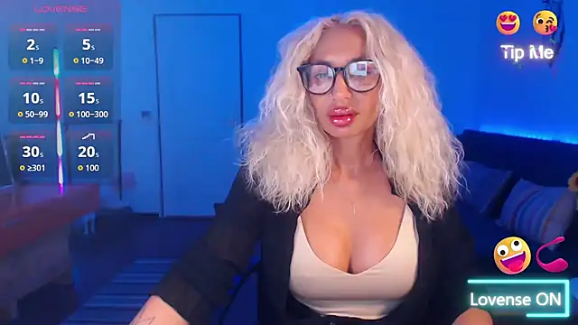 beauty chl0e online show from September 19, 2025, 7:18 pm