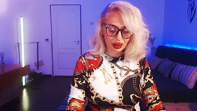 beauty chl0e online show from December 11, 2024, 8:18 pm