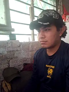 GusssHOT online show from October 17, 2025, 3:47 pm