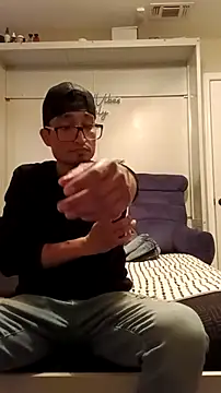 Snapshot of lRainbowBoy chatting on February 6, 2026, 10:39 pm lRainbowBoy online show from February 6, 2026, 10:39 pm