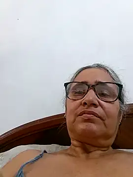 Snapshot of _candi chatting on April 8, 2026, 3:46 pm candi online show from April 8, 2026, 3:46 pm