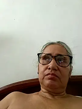 Snapshot of _candi chatting on March 26, 2026, 5:55 pm candi online show from March 26, 2026, 5:55 pm