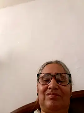 Snapshot of _candi chatting on April 14, 2026, 2:33 pm candi online show from April 14, 2026, 2:33 pm