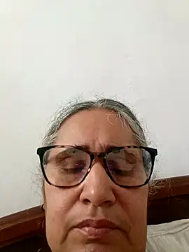 Snapshot of _candi chatting on March 6, 2026, 2:23 pm candi online show from March 6, 2026, 2:23 pm