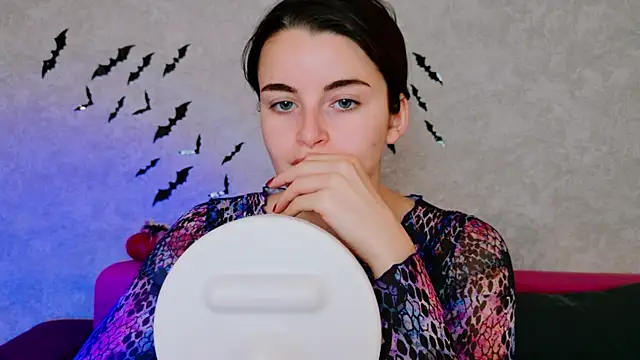 Snapshot of Miss_Arwen chatting on October 8, 2025, 3:52 am Miss Arwen online show from October 8, 2025, 3:52 am