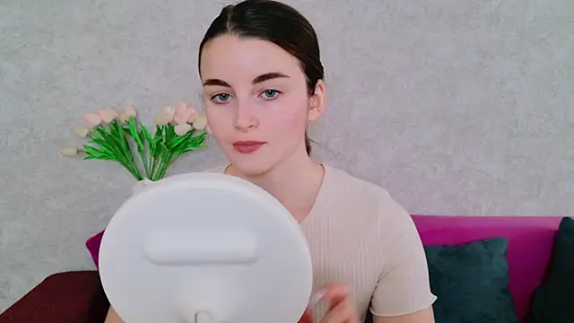 Snapshot of Miss_Arwen chatting on November 12, 2025, 5:44 am Miss Arwen online show from November 12, 2025, 5:44 am